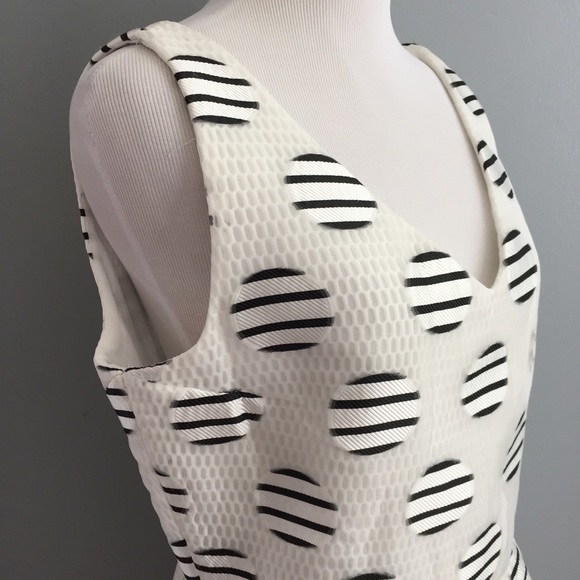 Romeo & Juliet Couture Black & white dress - Picture 2 of 5